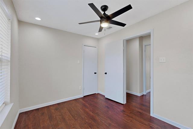 Building Photo - 310 E Amberway Ln