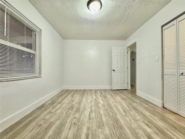 Building Photo - 729 NW 114th St