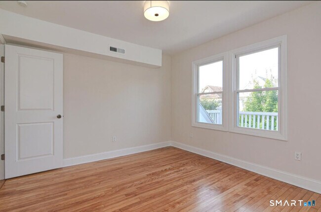 Building Photo - 453 Central Ave