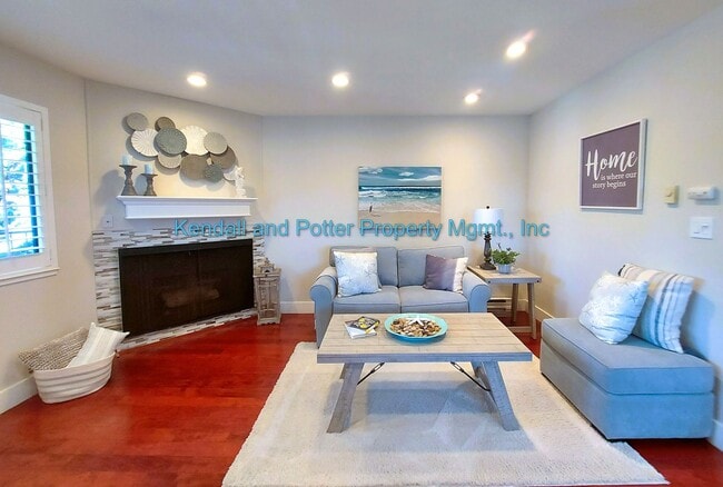 Building Photo - Impeccable 2BR, 1BA Capitola Condo with Oc...