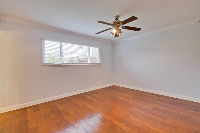 Building Photo - Warm and Inviting 3 bedroom, 2 Bath Home