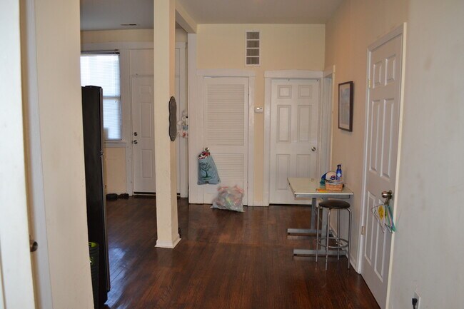 Building Photo - 4349 N Spaulding Ave
