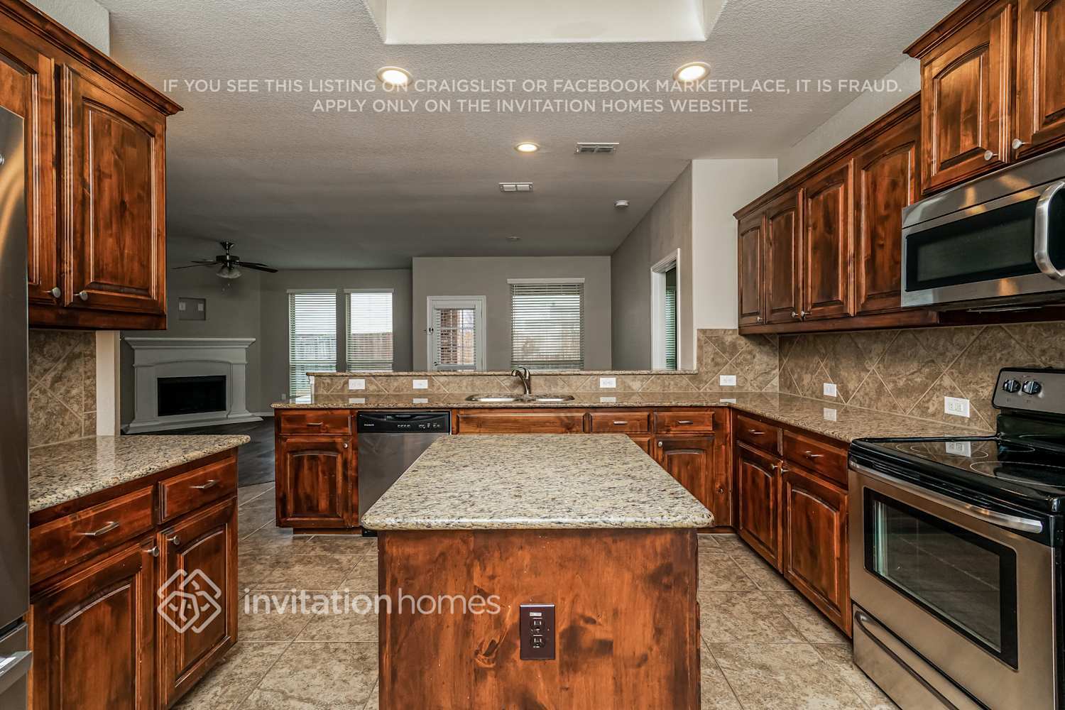 Building Photo - 3317 Tamarack Ln