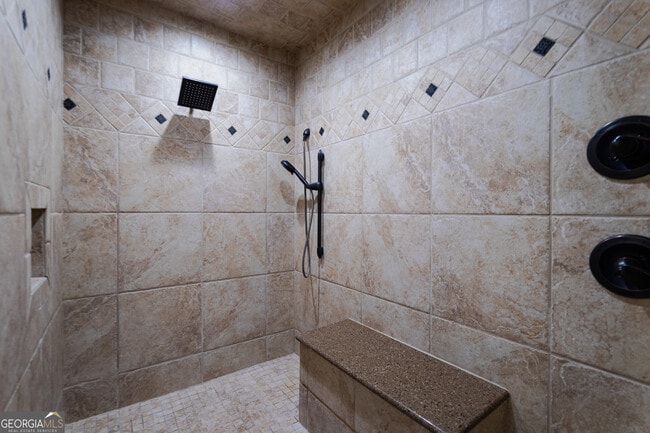 Building Photo - 15 Falcon Dr