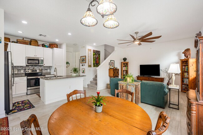 Building Photo - 1810 Noel Pl