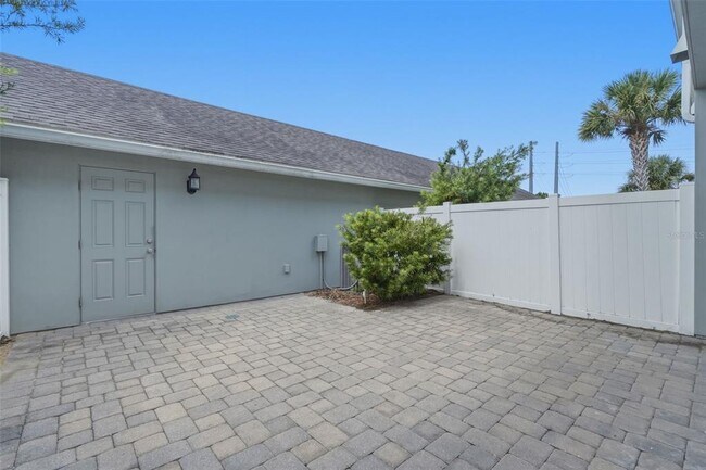 Building Photo - 15591 Honeybell Dr
