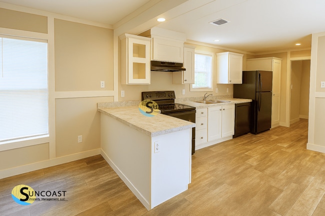 Building Photo - 6562 Coolidge St