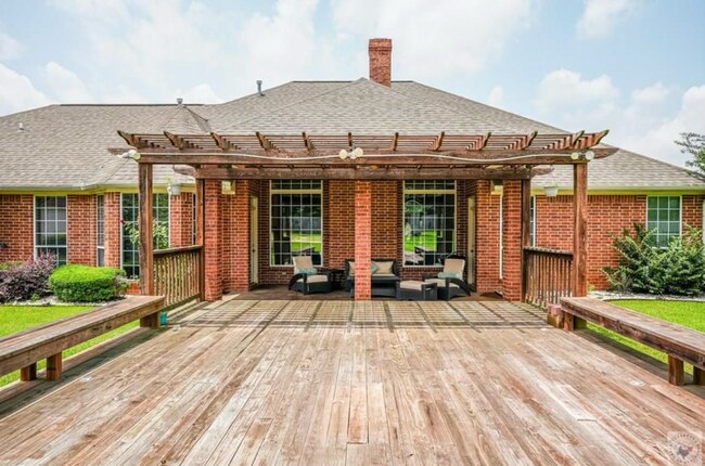 Building Photo - Beautiful, Spacious 4 bedroom Home for Rent!