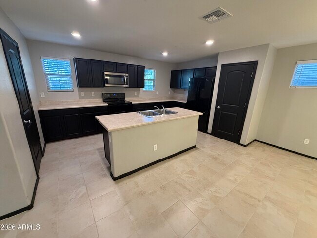 Building Photo - 16576 W Jenan Dr