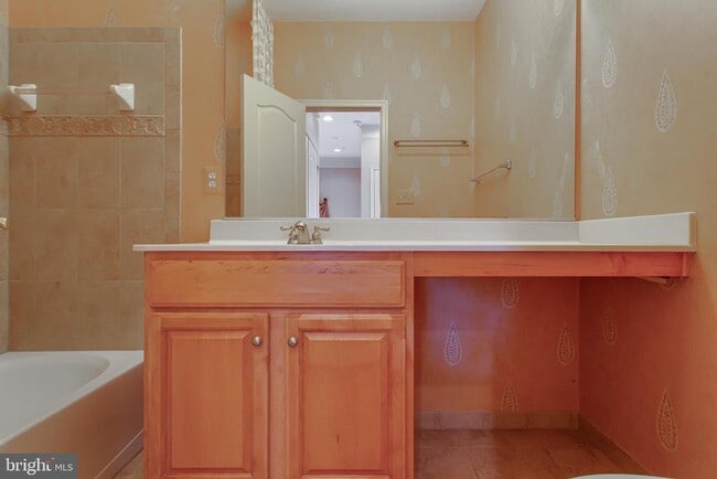 Building Photo - 22000 Avonworth Square