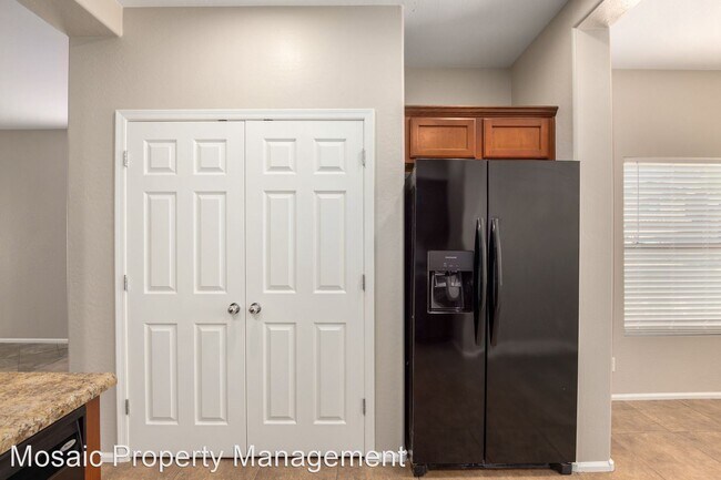 Building Photo - 3 br, 2 bath House - 644 W Oak Tree Lane