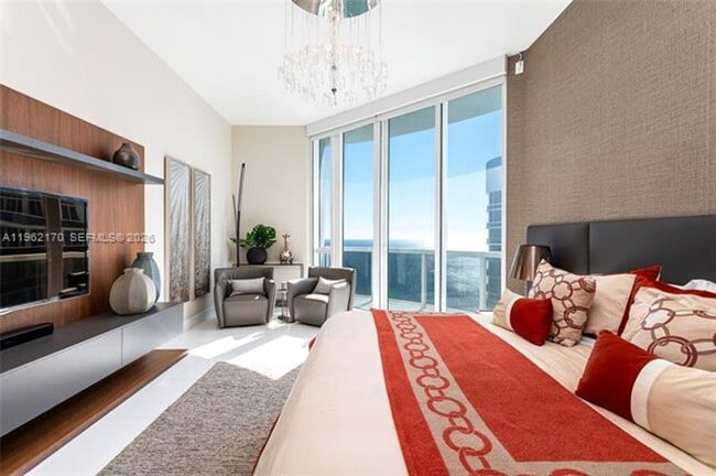 Building Photo - 15901 Collins Ave