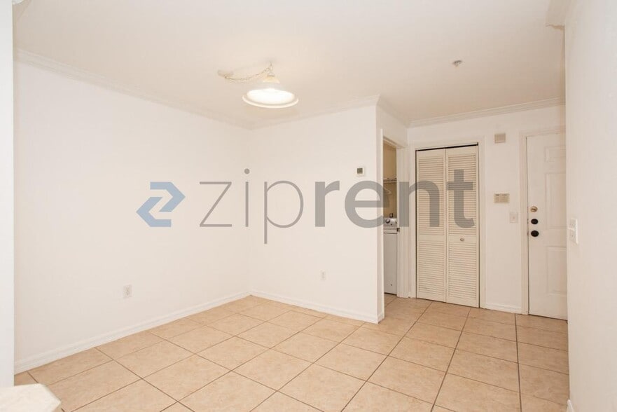 Building Photo - 3591 Kernan Blvd S