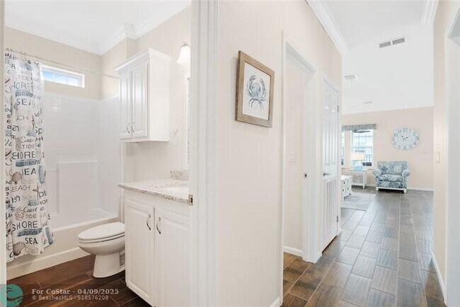 Building Photo - 423 E Intercoastal Dr