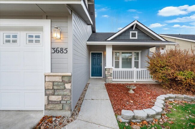 Building Photo - 3685 S Creekwood Way