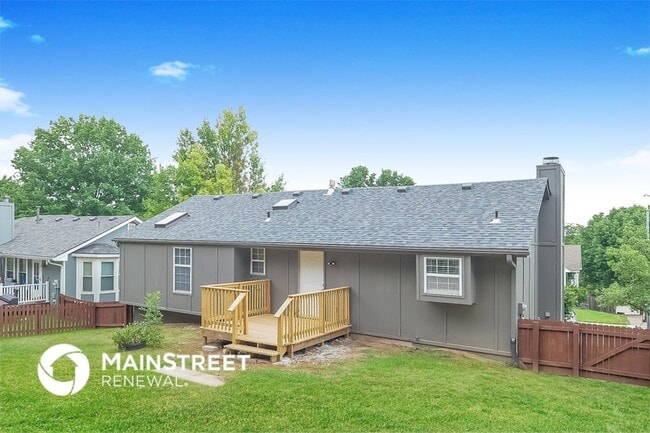 Building Photo - 19305 E 31st Terrace Dr S