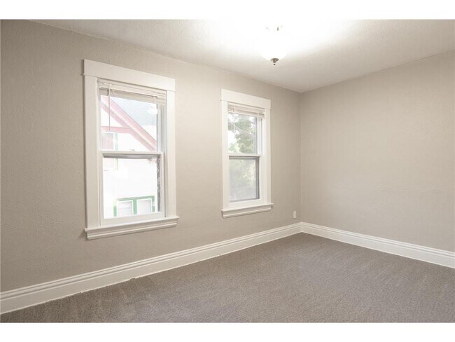 Building Photo - 4007 N Girard Ave