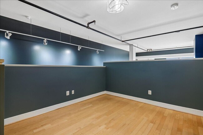 Building Photo - Unbeatable location, Contemporary 1 BD 1.5 BA in Adams Morgan with PARKING, private balcony and R...