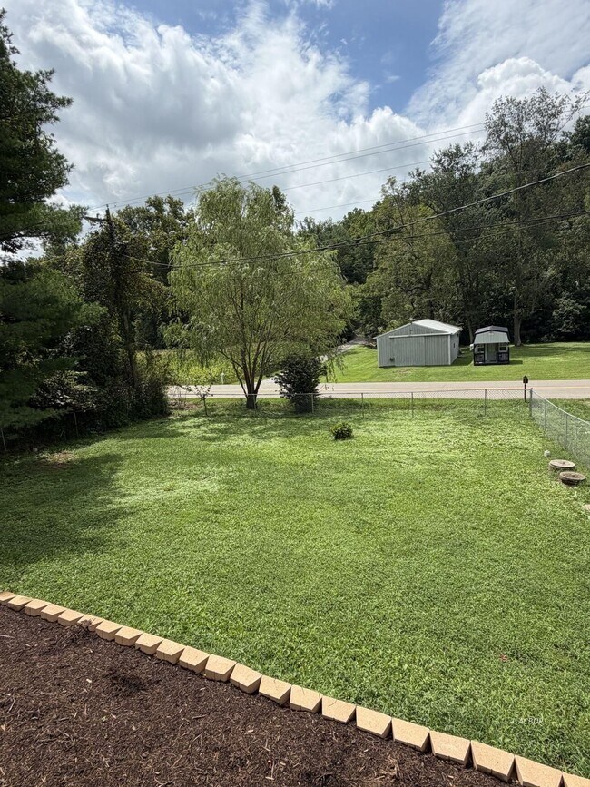Building Photo - 2048 Georges Creek Rd