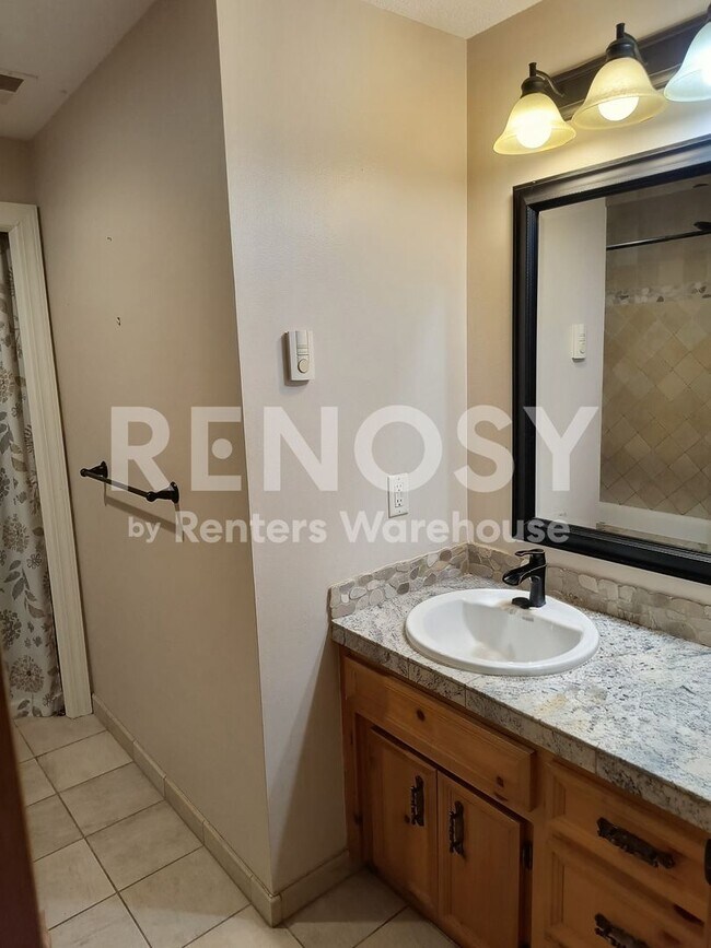 Building Photo - 3BD/2.5BA Home in Elk River Available Now!