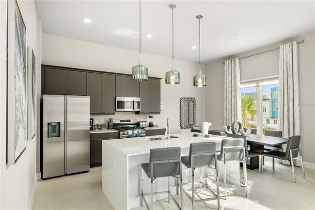 Building Photo - 7770 Sandy Ridge Dr