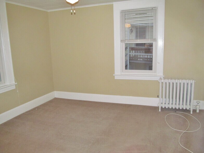 Building Photo - 146 E Cliff St