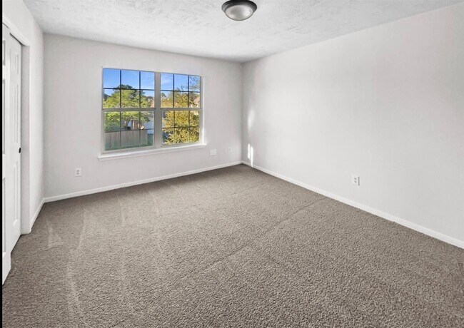 Building Photo - 622 Manchester Trail Dr