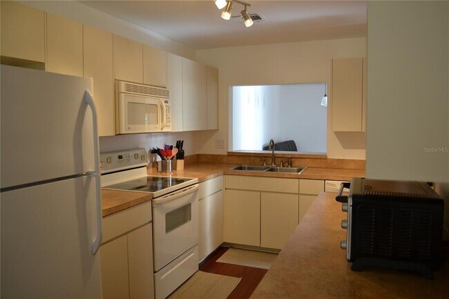 Building Photo - 3591 Edington Way