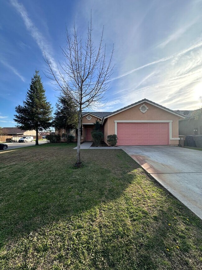 Building Photo - 615 New Zealand Dr