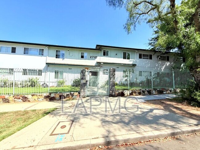 Building Photo - 2707 Pomeroy Ave