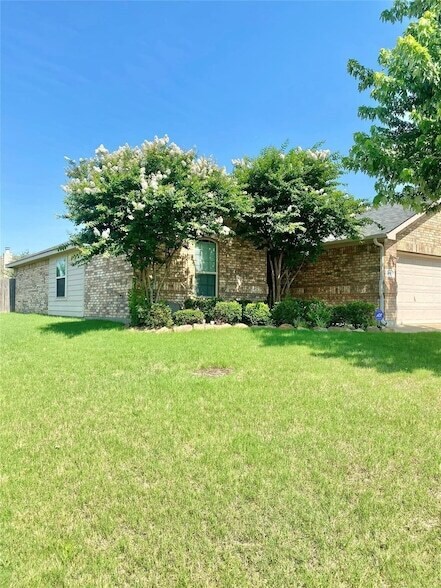 Building Photo - 3605 Chapel Hill Lane