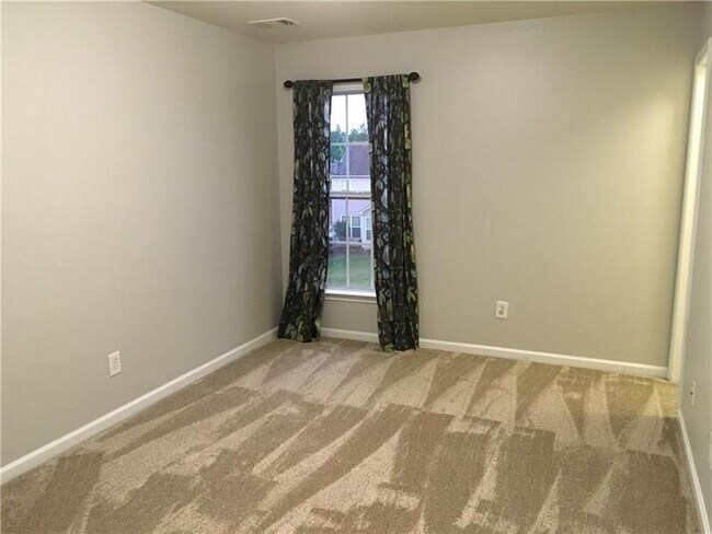 Building Photo - 500 Papillion Trace