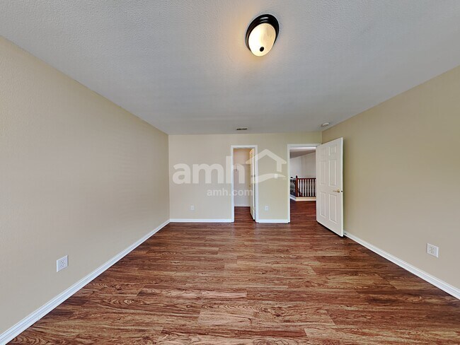 Building Photo - 10850 Chestnut Heath Court