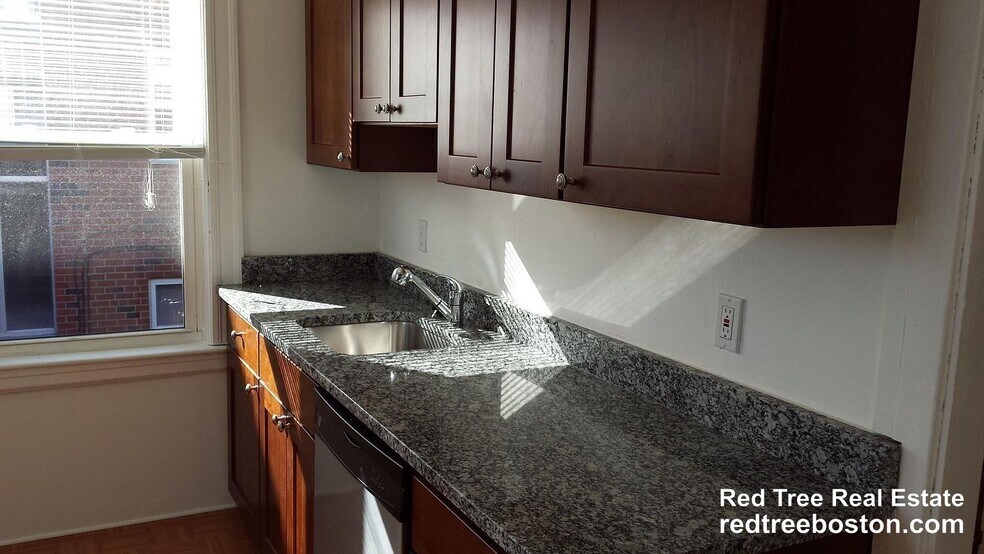 Building Photo - 22 Commonwealth Terrace