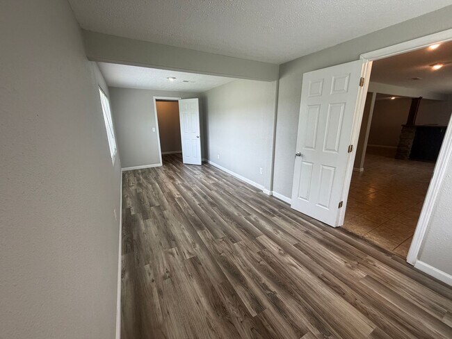 Building Photo - 24590 True Dr