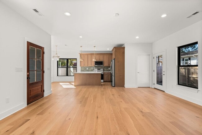 Building Photo - NEW CONSTRUCTION! Old Hickory