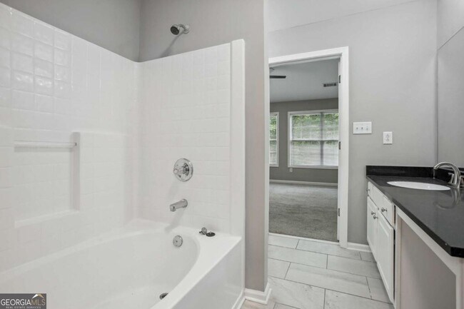 Building Photo - 2360 Johnson Rd NE