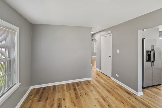 Building Photo - 14336 Harrison Ave