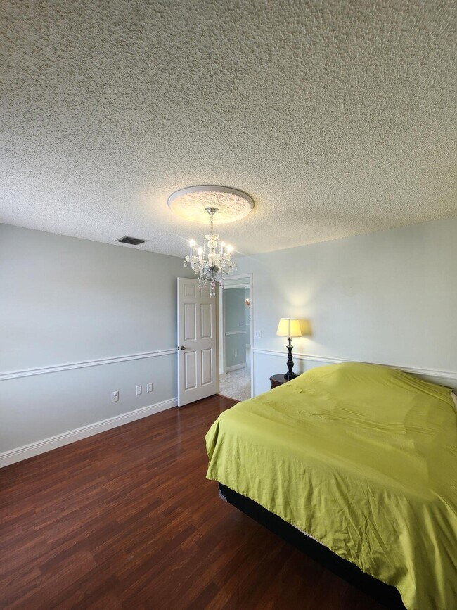 Building Photo - 18860 La Costa Ln