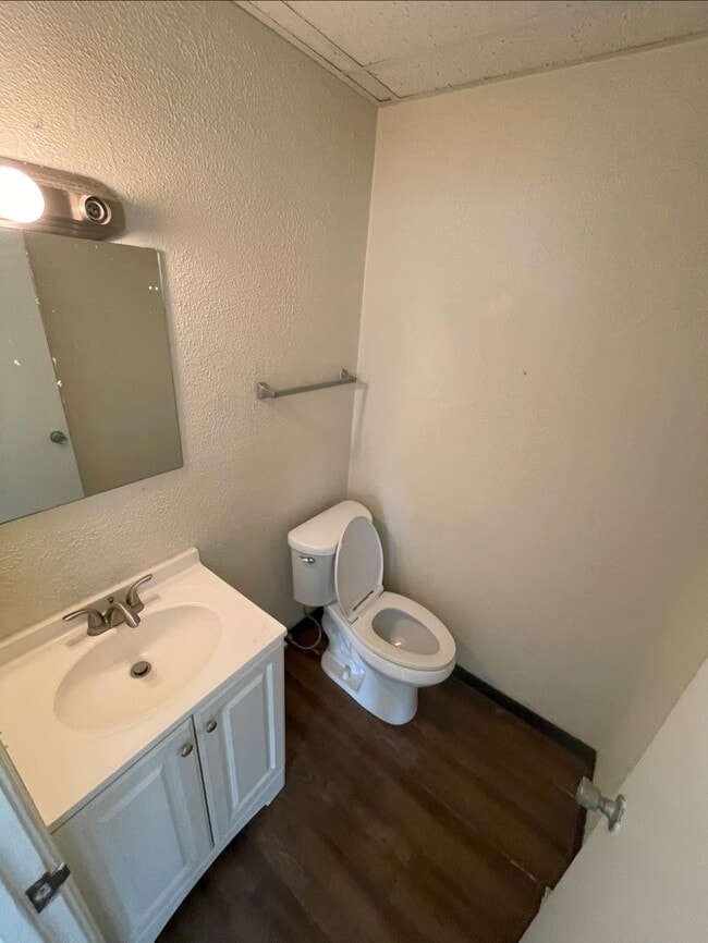 Building Photo - 6465 Frazeysburg Rd