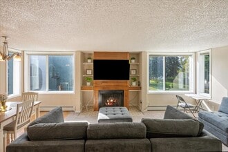Building Photo - Charming Furnished Condo in Taku/Campbell ...