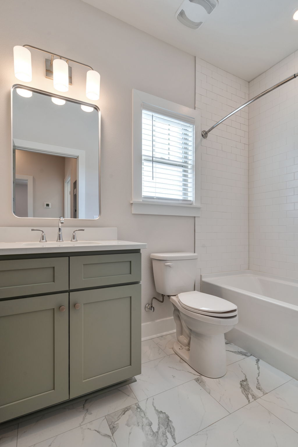 Building Photo - 4081 Ivy Green Trl