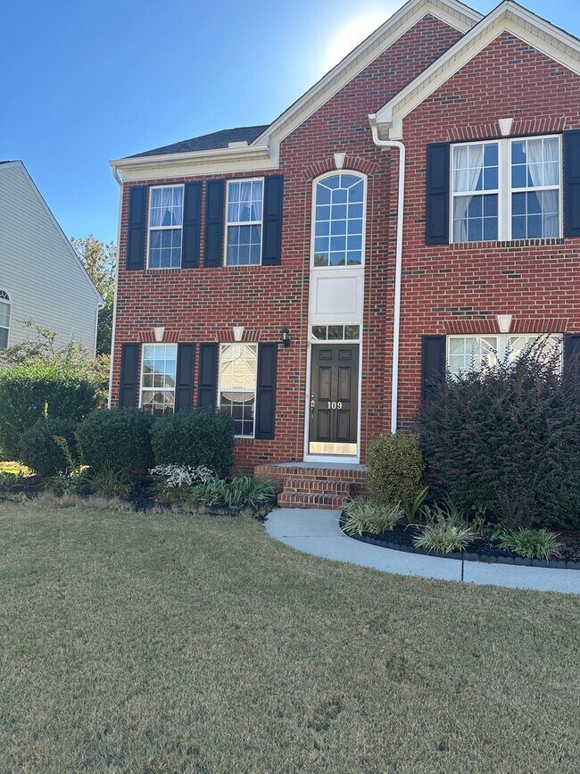 Building Photo - Prime Location, Five Forks! Lease only