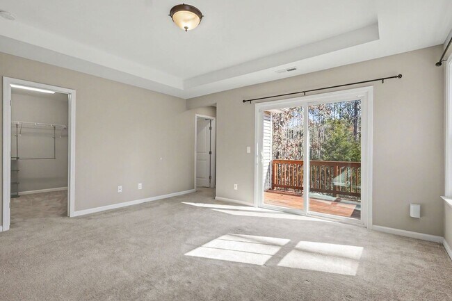 Building Photo - Beautiful 4-Bedroom End-Unit Townhome in West Cary | Open Floor Plan | Prime Location