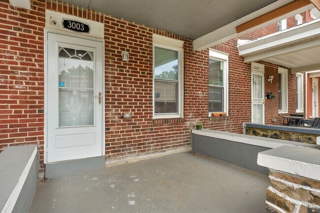 Building Photo - 3003 W Garrison Ave