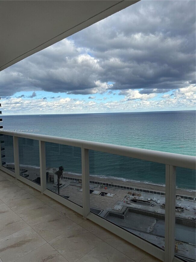 Building Photo - 1850 S Ocean Dr