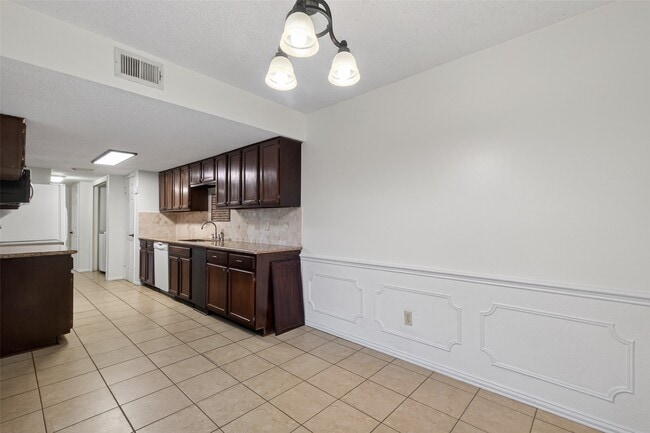 Building Photo - 14381 Still Meadow Dr