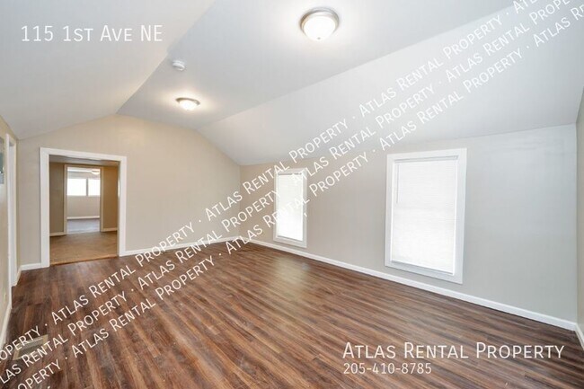 Building Photo - 115 1st Ave NE