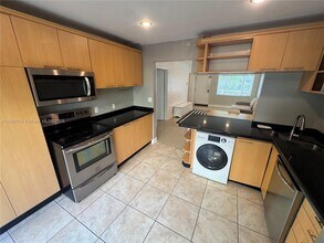 Building Photo - 677 NE 24th St