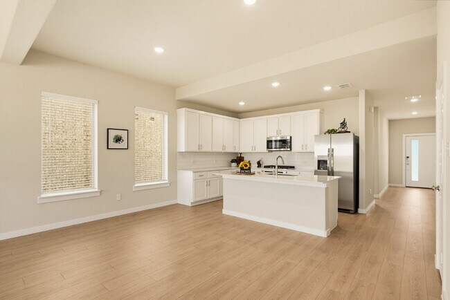 Building Photo - 1436 Companero St